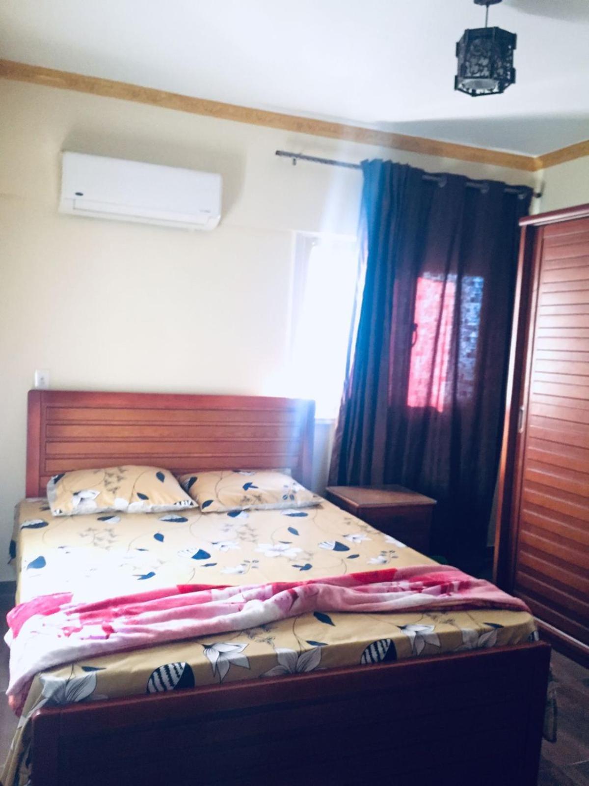 Target Apartment *
